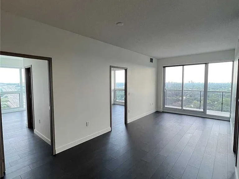 85 McMahon Dr #2802 — Photo 12