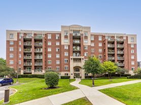 8711 W Bryn Mawr Ave, Chicago, IL
