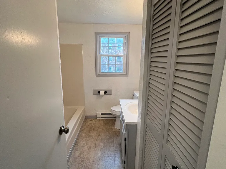 25 Ernest Ave #8 — Photo 9