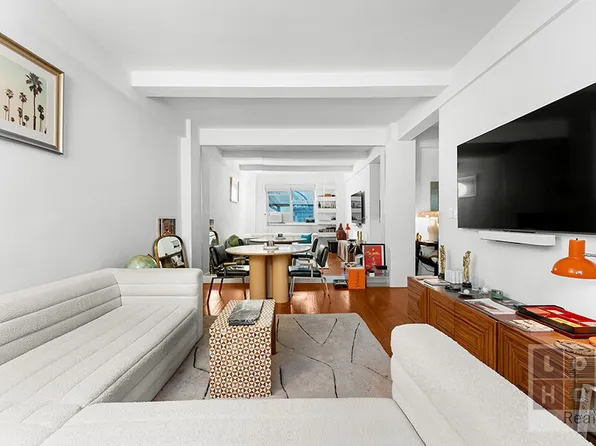 550 Grand Street image 3 of 19