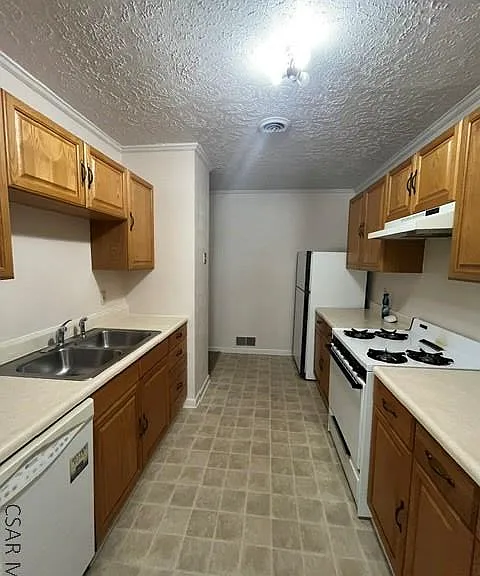 722 E Oakmont Blvd #C — Photo 14