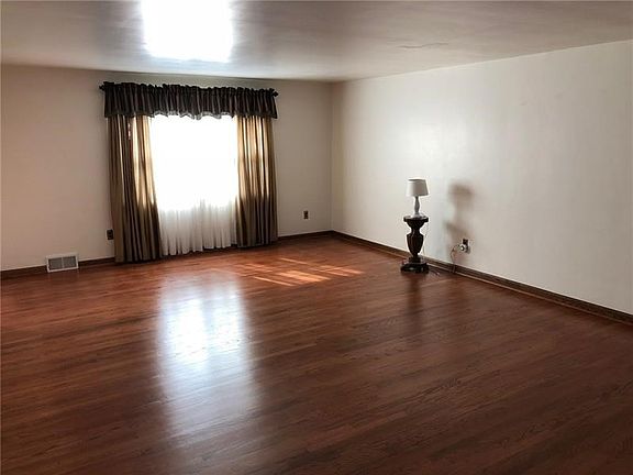 4th image of 103 Fernwood Dr