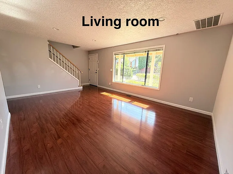 16725 SE Naegeli Dr — Photo 3