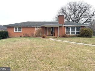 911 Grings Hill Rd, Sinking Spring, PA 19608