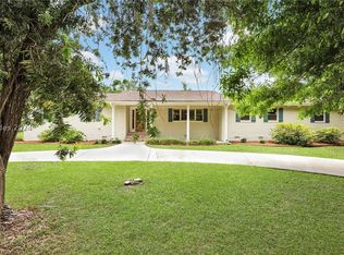 1703 Riverside Dr, Beaufort, SC 29902