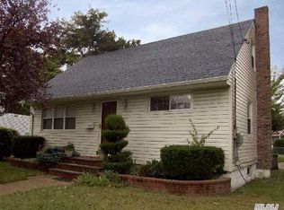 425 Sheridan Blvd, Inwood, NY 11096