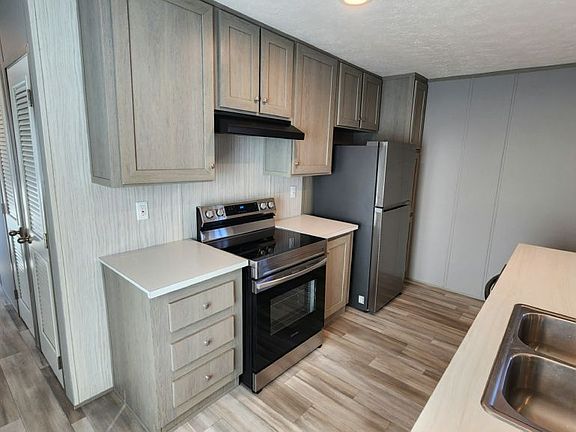 3rd image of 6539 Townsend Rd #70