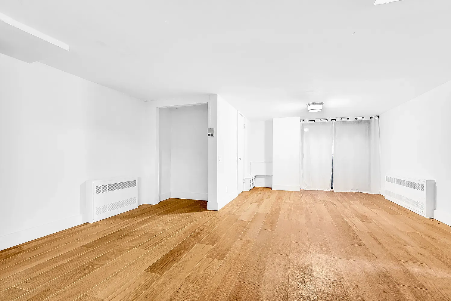 226 East 25th Street — Photo 3