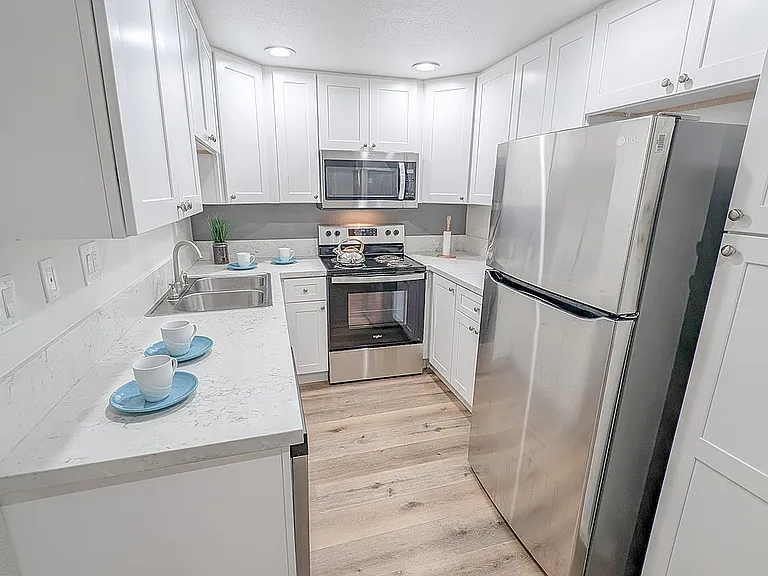 Cypress_Driftwood Model Kitchen