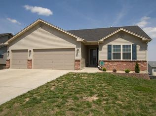 114 Hampton Dr, Troy, MO 63379