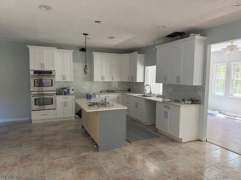 4 bed, 3.5 bath, 4500 sqft, $5,700 — Photo 4