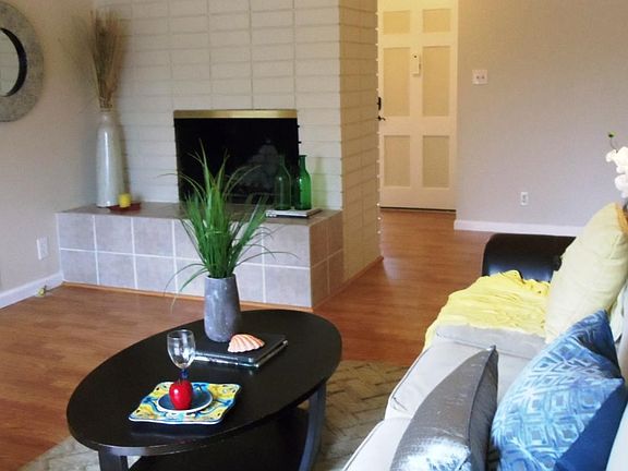 5th image of 3380 Longview Dr