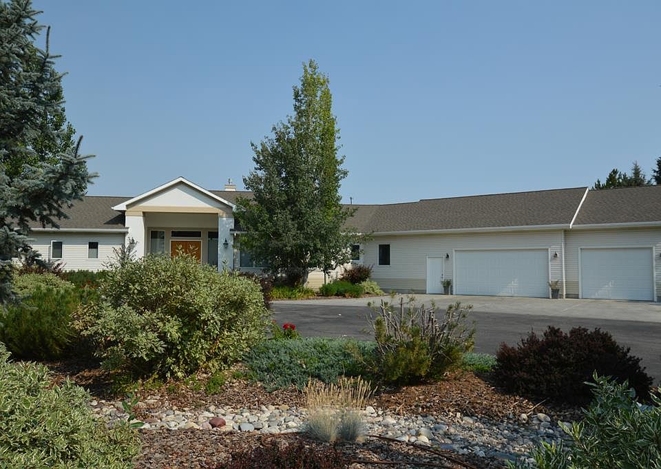 1st image of 928 W Riverview Dr