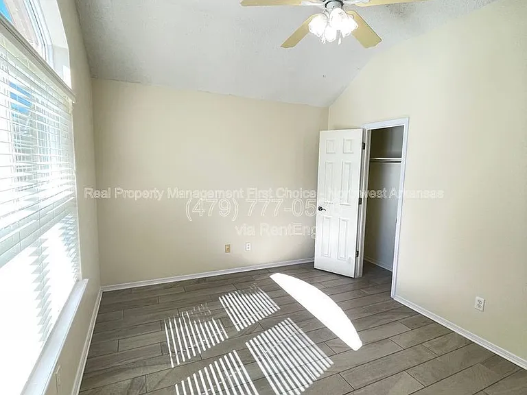 1904 Spruce Rd — Photo 12