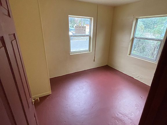 4th image of 1240 E 26th St