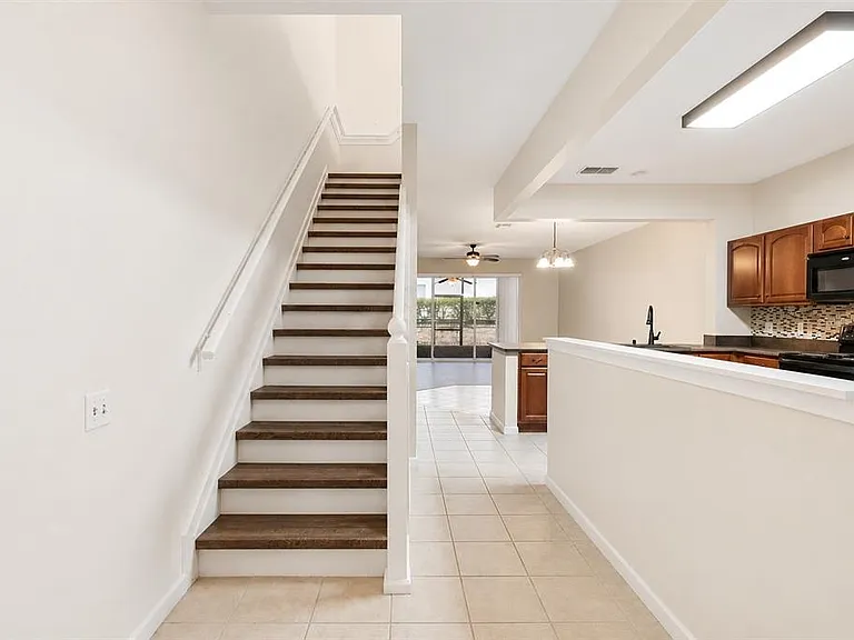 2561 Galliano Cir — Photo 9