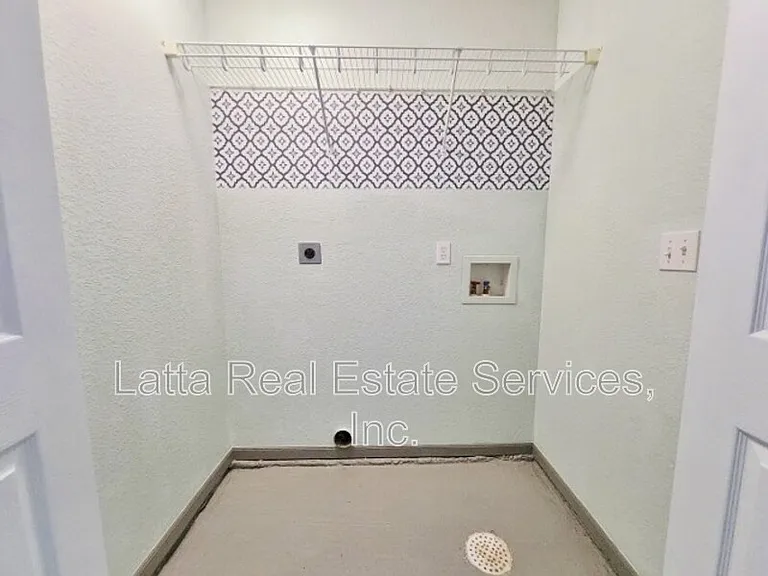1207 E 173rd St — Photo 11