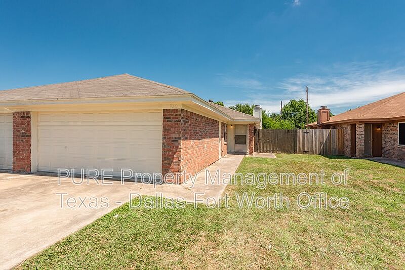 1st image of 731 Bluebonnet Dr