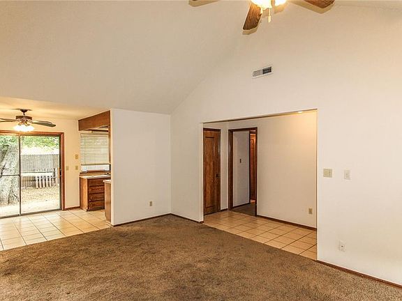 5th image of 204 23rd Ave NE
