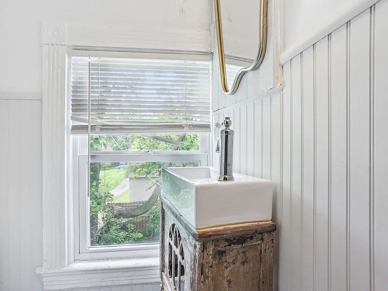 3213 Lexington Ave — Photo 16