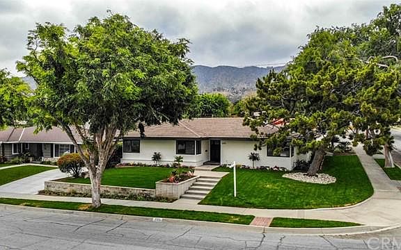 2nd image of 559 E Leadora Ave