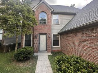672 Millpond Rd, Lexington, KY 40514