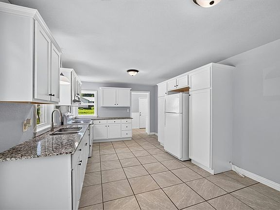 5th image of 310 Hawkins Ave