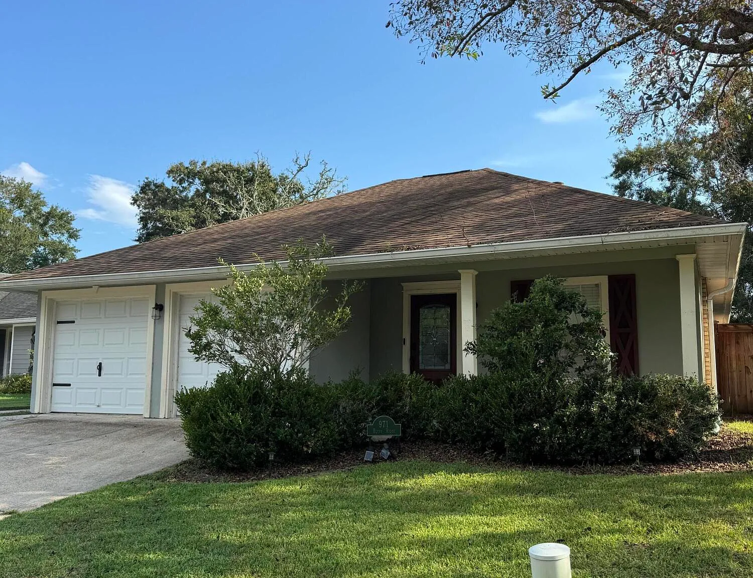 3 bed, 2.0 bath, 1368 sqft, $1,900 — Photo 1