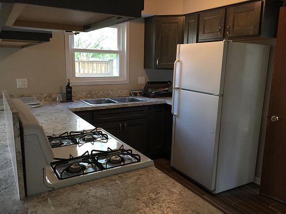 New Kitchen cabinets and countertops