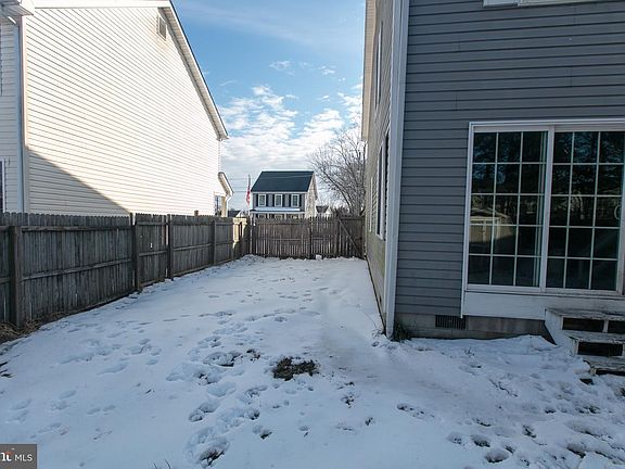4th image of 17 Ward St