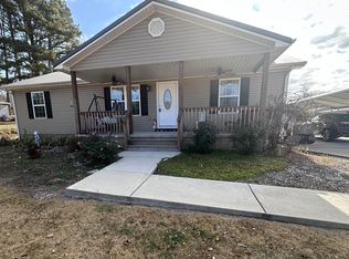 84 College St, Vonore, TN 37885