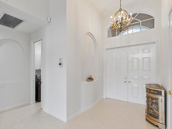 3rd image of 7401 Lahana Circle