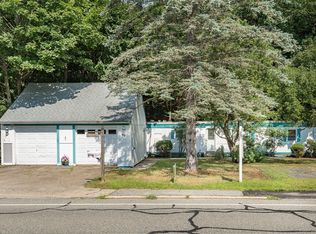 69 Pleasant St, Rockland, MA 02370