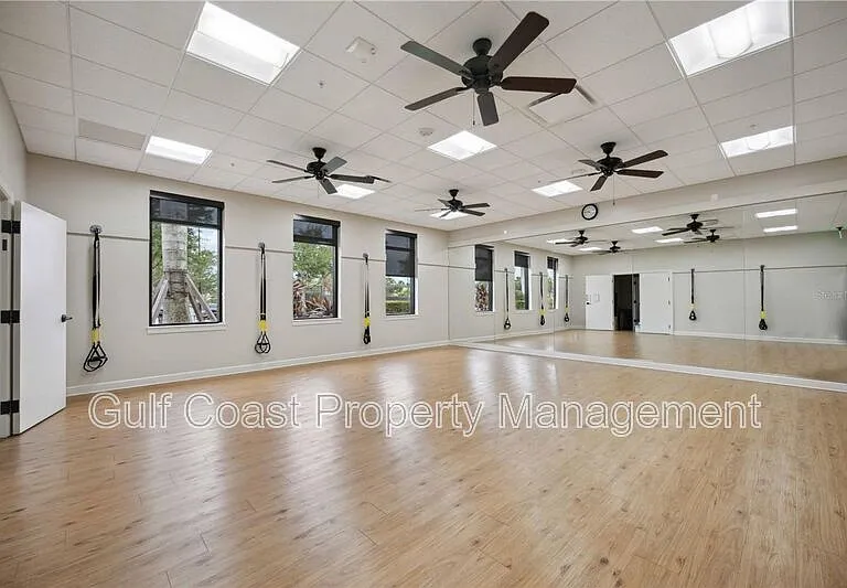 10485 Crooked Creek Dr — Photo 37
