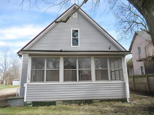 1208 Marshall Ave, Paris, IL 61944