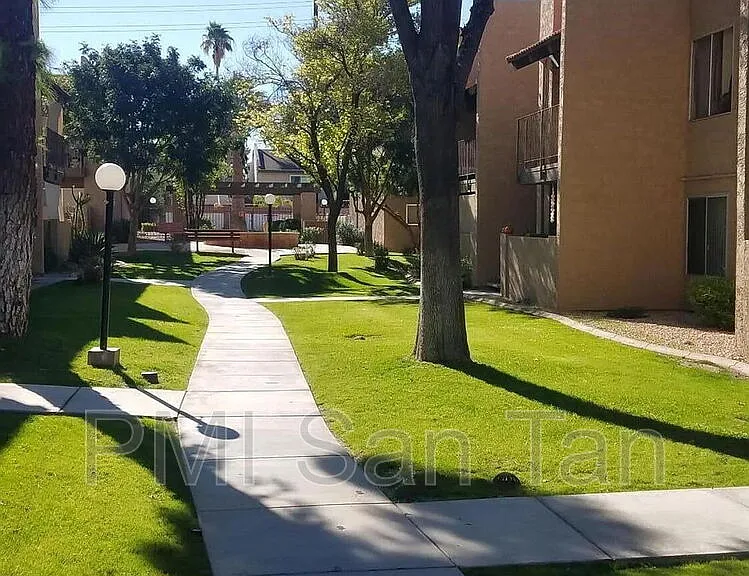 5525 E Thomas Rd #F1 — Photo 13