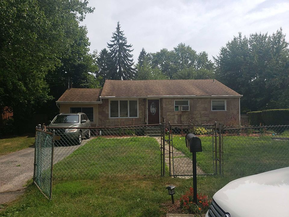 1st image of 496 Locust St