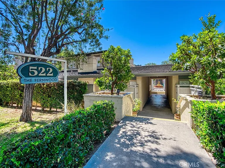 522 W Sierra Madre Blvd #B — Photo 4