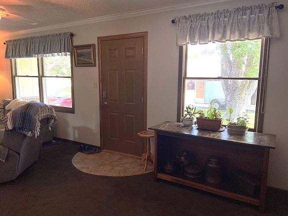 5th image of 202 Craig St