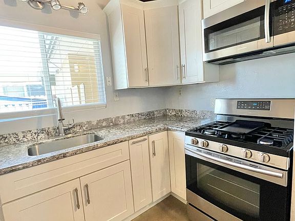 5th image of 1011-1013 Butte Dr