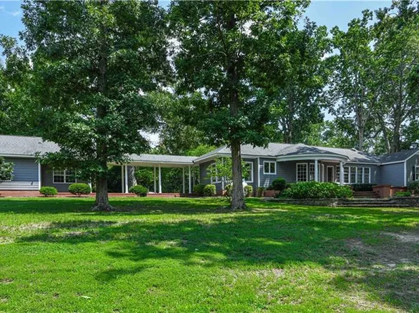628 Ritters Lake Rd, Greensboro, NC 27406