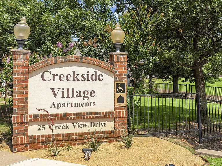 Creekside Village — Photo 28