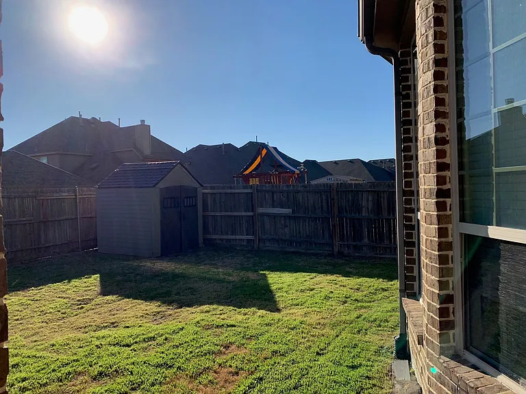 1017 Somerset Cir — Photo 12