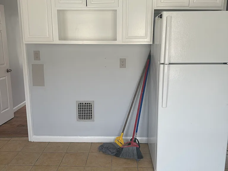 220-222 Beardsley St #2 — Photo 9