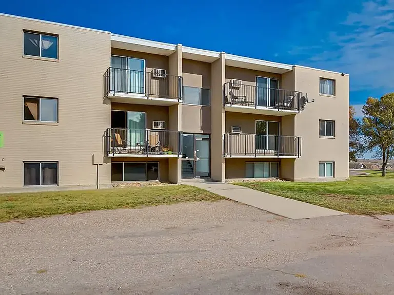 2327 Crestwood Dr SE — Photo 16