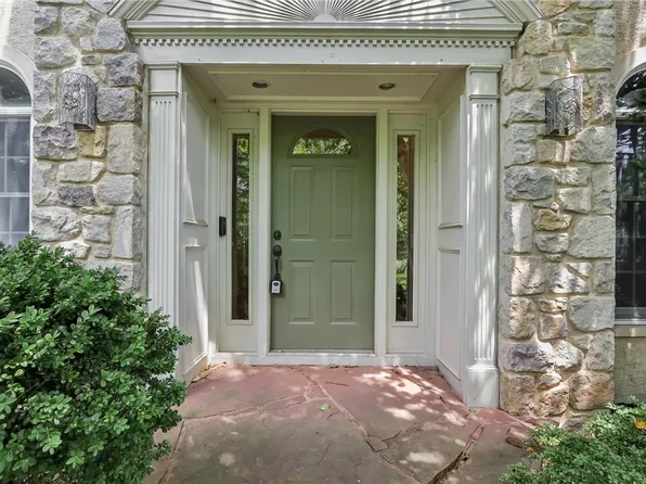 111 Manor Dr, Lansdale, PA 19446
