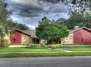 6325 Jacqueline Arbor Dr, Temple Terrace, FL 33617