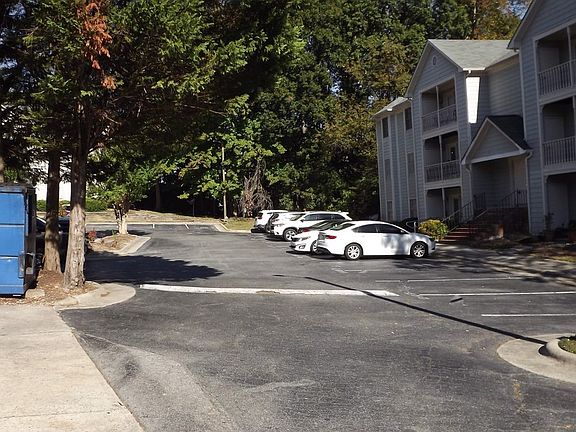 5th image of 700D Glendale Dr