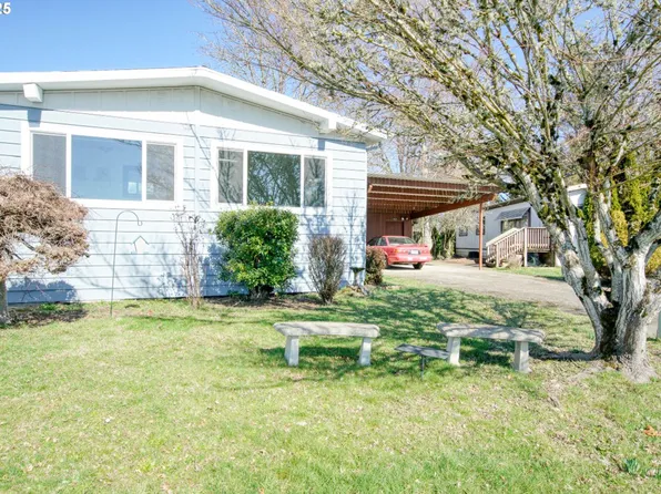 1427 NW 9th Ct, McMinnville, OR 97128