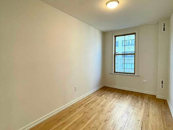 4th image of 402 E 65th St APT 6F